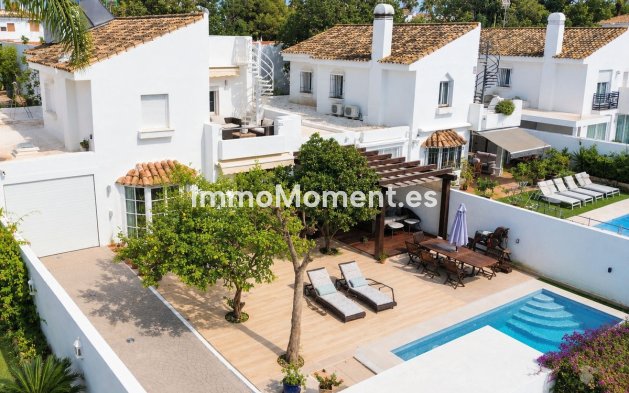 Detached villa - Resale - Estepona - Atalaya
