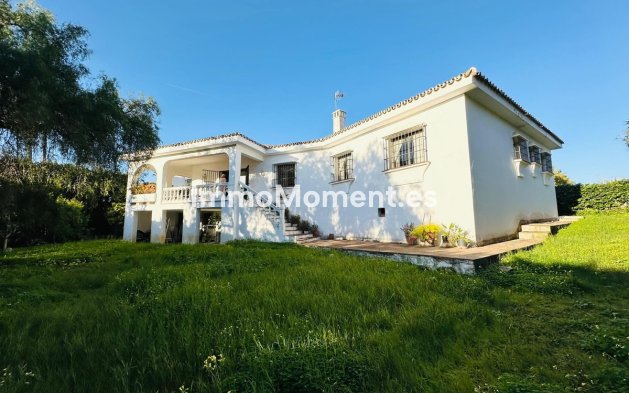 Detached villa - Resale - Estepona - Atalaya