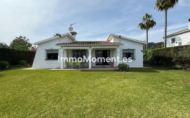 Detached villa - Resale - Estepona - Costalita