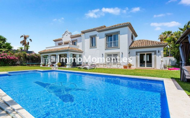 Detached villa - Resale - Estepona - Costalita