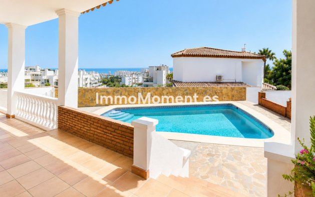 Detached villa - Resale - Estepona - Estepona Centro