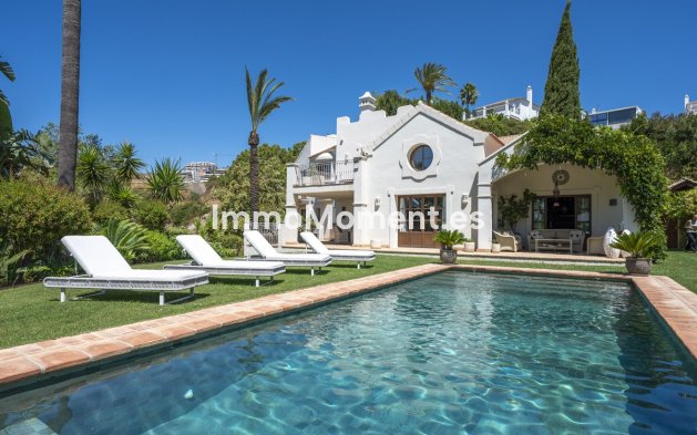 Detached villa - Resale - Estepona - Estepona Centro