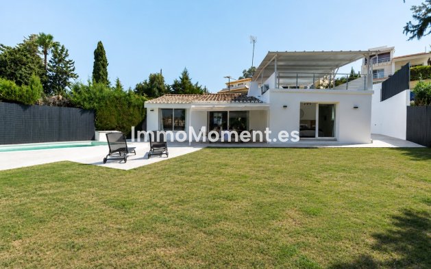 Detached villa - Resale - Estepona - Estepona Centro