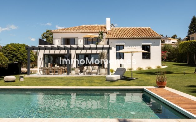 Detached villa - Resale - Estepona - Estepona Centro