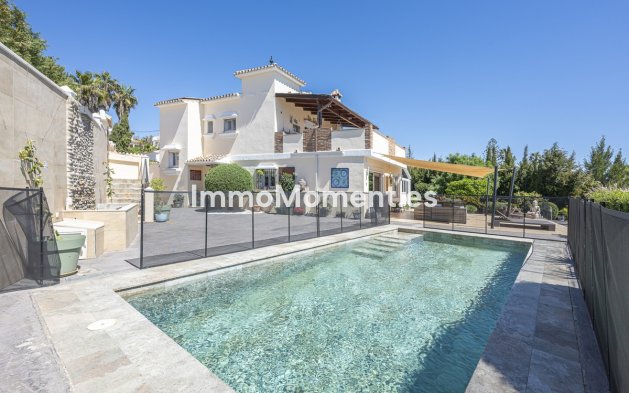 Detached villa - Resale - Estepona - Estepona Centro