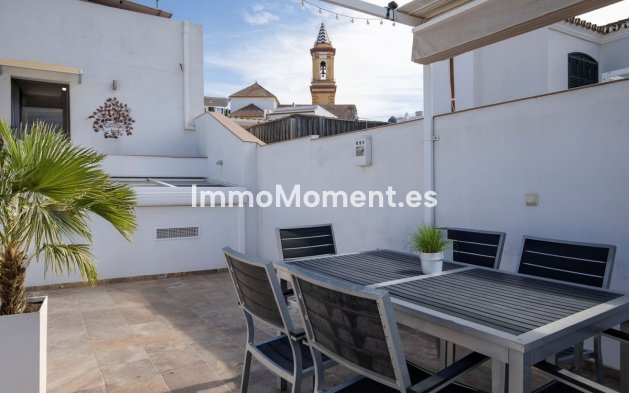 Detached villa - Resale - Estepona - Estepona Centro