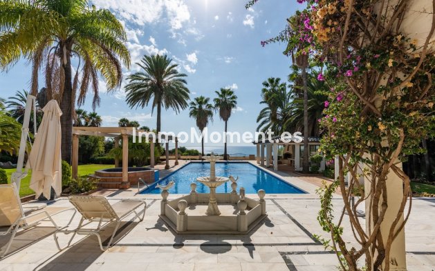 Detached villa - Resale - Estepona - Estepona Centro