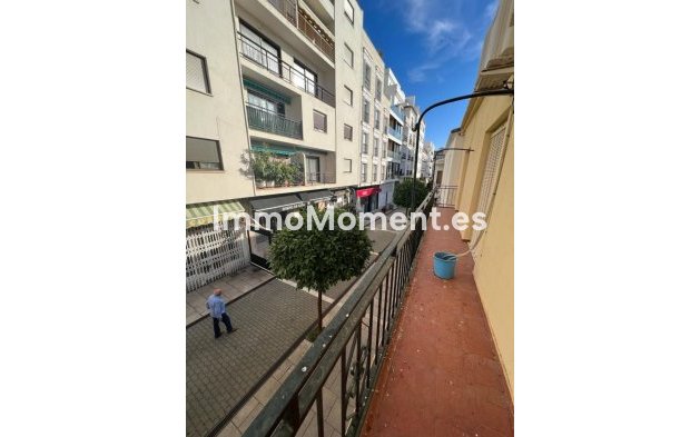 Detached villa - Resale - Estepona - Estepona Centro
