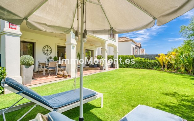 Detached villa - Resale - Estepona - Estepona Centro