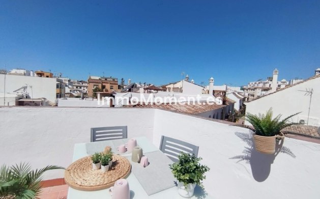 Detached villa - Resale - Estepona - Estepona Centro