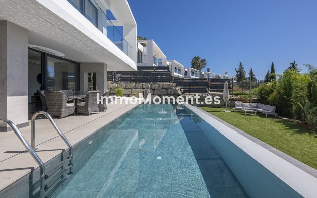Detached villa - Resale - Estepona - Valle Romano