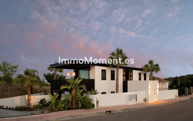 Detached villa - Resale - Estepona - Valle Romano