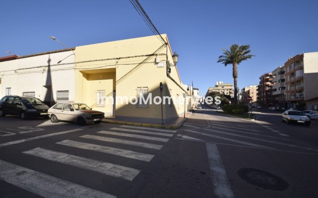 Detached villa - Resale - Guardamar del Segura - Guardamar del Segura Centro
