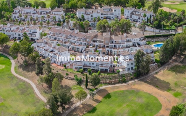 Detached villa - Resale - Inland  - Alhaurín de la Torre