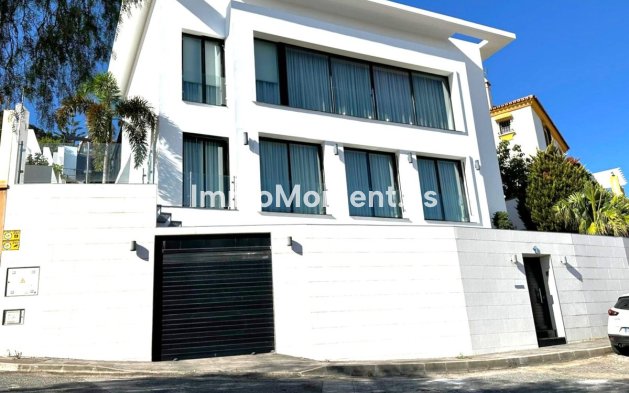 Detached villa - Resale - Inland  - Alhaurín de la Torre