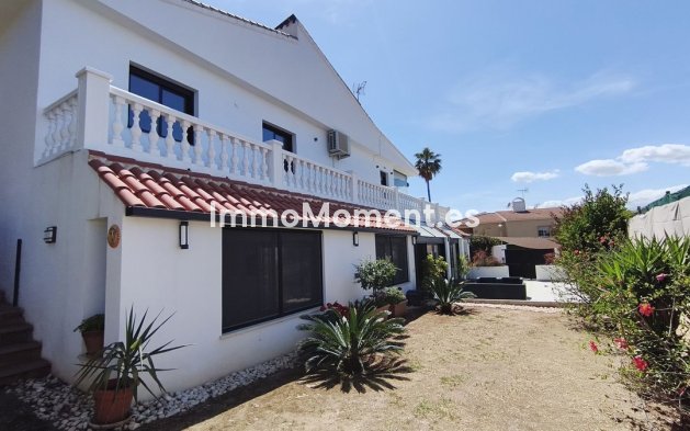 Detached villa - Resale - Inland  - Alhaurín de la Torre