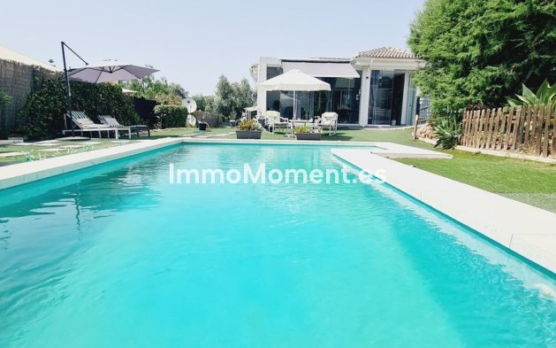 Detached villa - Resale - Inland  - Alhaurín de la Torre
