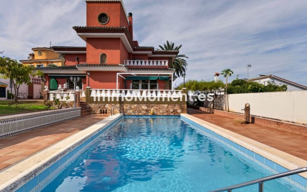 Detached villa - Resale - Inland  - Churriana