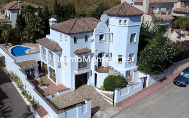 Detached villa - Resale - Inland  - Coín