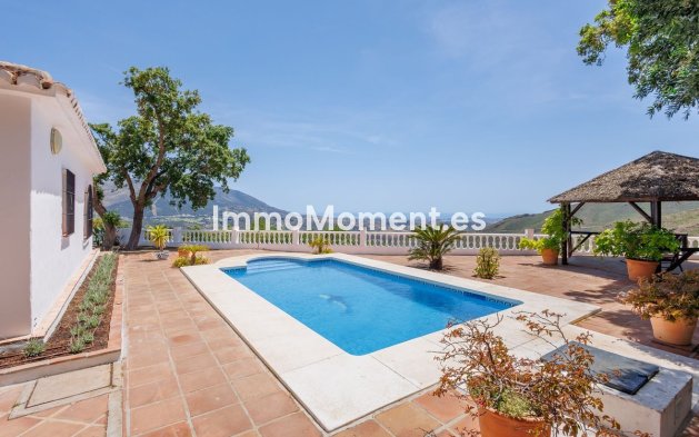 Detached villa - Resale - Inland  - Coín