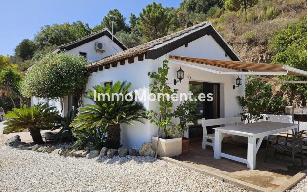 Detached villa - Resale - Inland  - Monda