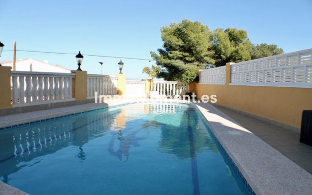 Detached villa - Resale - La Nucía - La Nucia Centro
