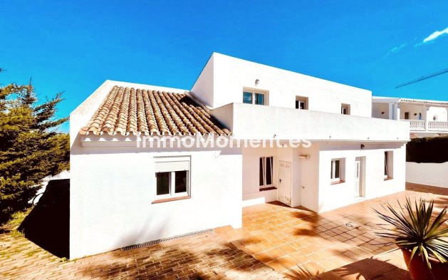 Detached villa - Resale - Manilva - La Duquesa