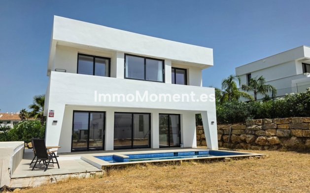 Detached villa - Resale - Manilva - La Duquesa