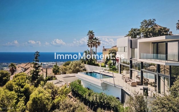 Detached villa - Resale - Marbella - Altos de los Monteros