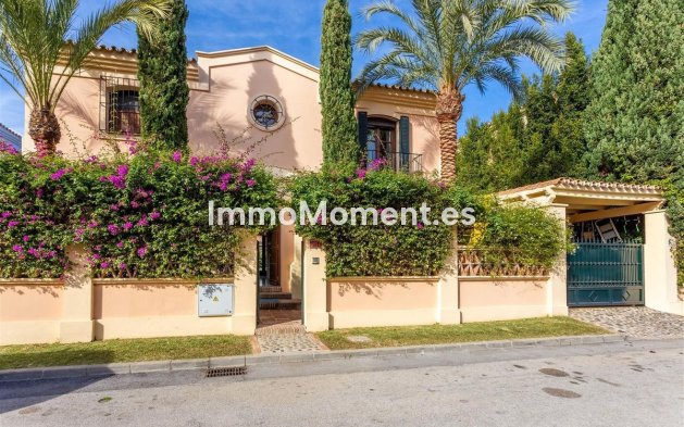 Detached villa - Resale - Marbella - Guadalmina Alta