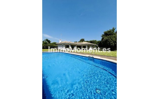 Detached villa - Resale - Marbella - Guadalmina Baja