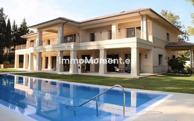 Detached villa - Resale - Marbella - Guadalmina Baja