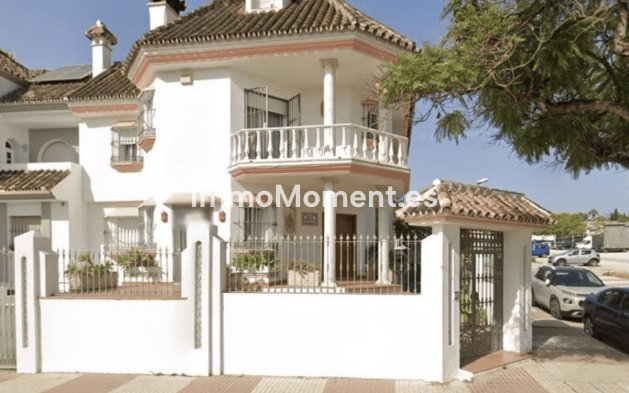 Detached villa - Resale - Marbella - San Pedro de Alcántara