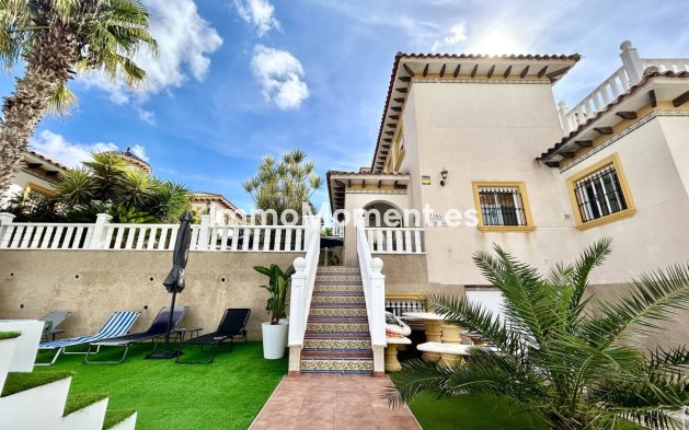 Detached villa - Resale - Orihuela Costa - Villamartín