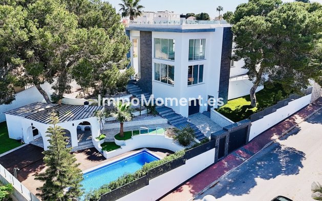 Detached villa - Resale - Orihuela - Los Balcones