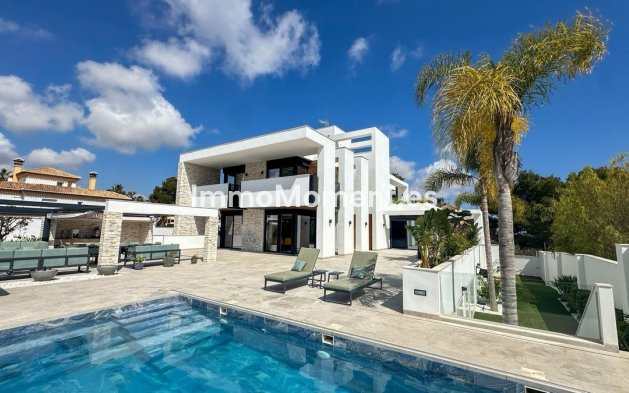 Detached villa - Resale - Orihuela - Orihuela Costa