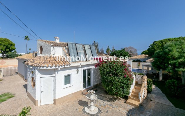 Detached villa - Resale - Orihuela - Orihuela Costa