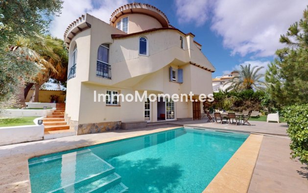 Detached villa - Resale - Orihuela - Orihuela Costa