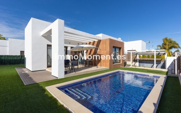 Detached villa - Resale - Orihuela - Orihuela Costa