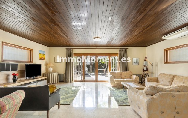 Detached villa - Resale - Orihuela - Orihuela Costa
