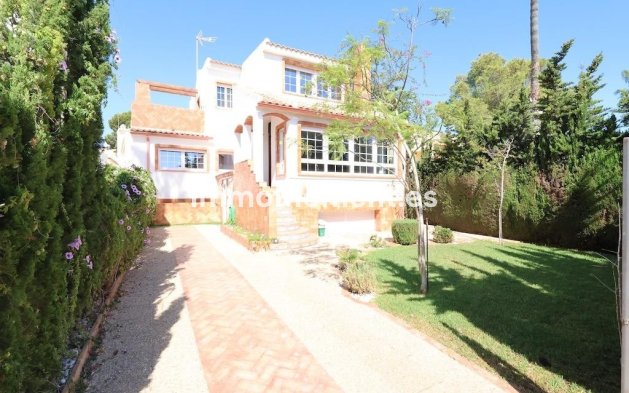Detached villa - Resale - Orihuela - Villamartin