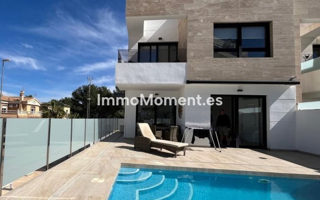 Detached villa - Resale - Orihuela - Villamartin