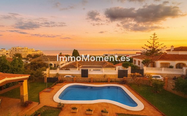 Detached villa - Resale - Torremolinos - Torremolinos