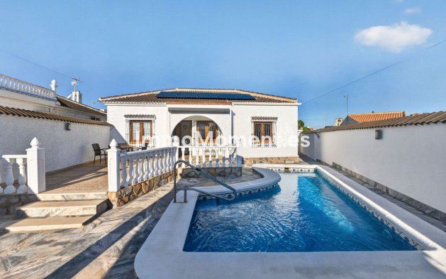 Detached villa - Resale - Torrevieja - Torrevieja Centro