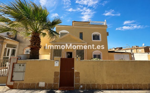 Detached villa - Resale - Torrevieja - Torrevieja Centro