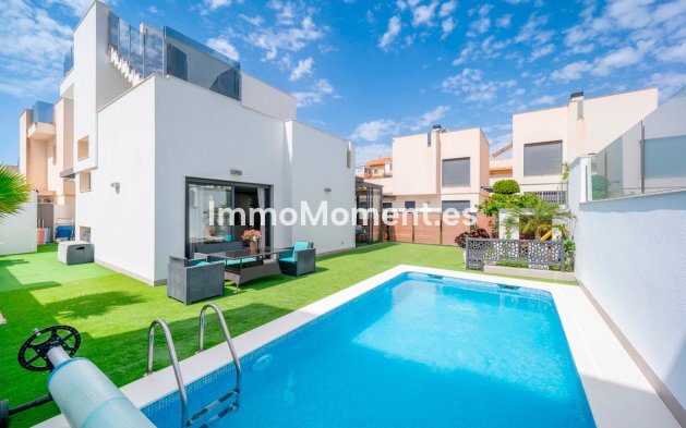 Detached villa - Resale - Torrevieja - Torrevieja Centro