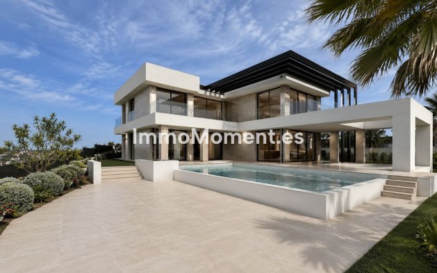 Freistehende Villa - Neubau - Estepona  - Estepona Centro