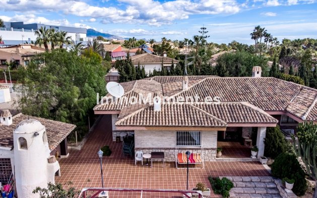 Freistehende Villa - Wiederverkauf - Benidorm - Benidorm Centro
