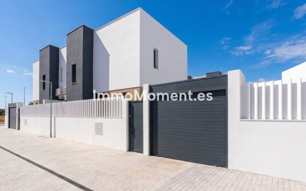 Freistehende Villa - Wiederverkauf - Estepona  - Atalaya