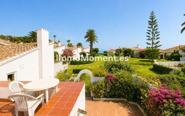 Freistehende Villa - Wiederverkauf - Estepona  - Estepona Centro